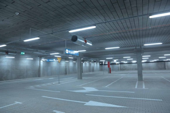 LED Lysrör T8 används i ett offentligt parkerings garage. Bilden är exempel på var LED-Lysrör T8 kan användas. I garaget syns ett större antal lysrörsarmaturer med LED-Lysrör.